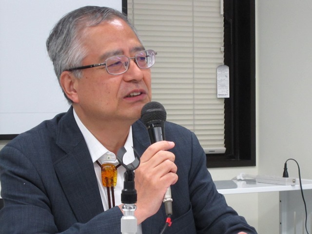 8月21日の定例記者会見に臨んだ、日本病院団体協議会の楠岡英雄議長