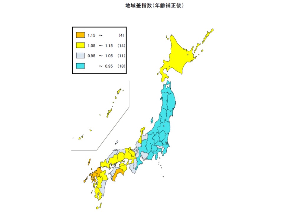 地域差指数（年齢構成を調整し、医療費が平均からどれだけ離れているかを指数化）のマップ。西日本で高い地域（オレンジ色）が多く、東日本で低い地域（青色）が多いことが分かる