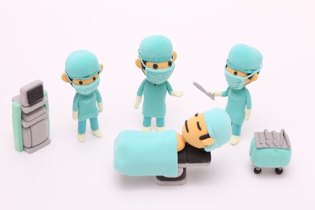 2026年度診療報酬改定、単純な基本診療料の引き上げではなく、「クリニック・薬局→病院」への財源移譲なども検討を—支払側6団体